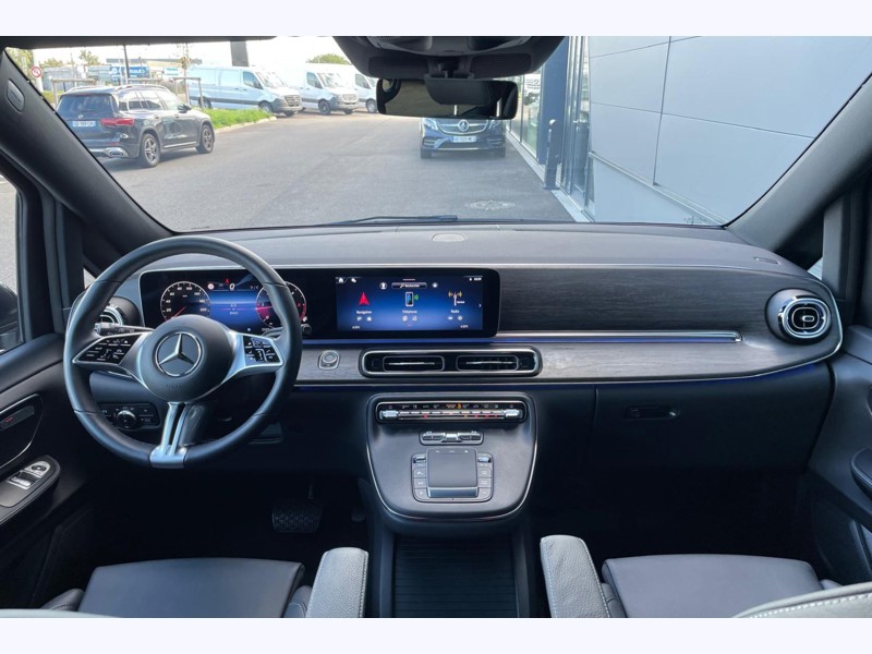 Image Mercedes-Benz CLASSE V V 300 d XL / L3 - 8 places - Avantgarde  - 68 490 € HT